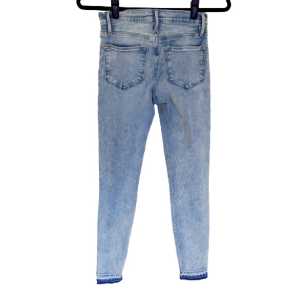 Frame Le High Skinny Crop in Pali Wash - Picture 6 of 14